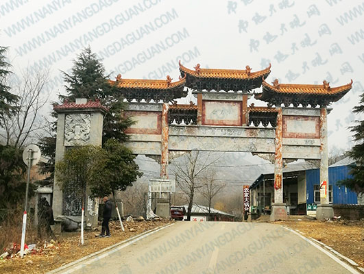 黄石山大门.jpg